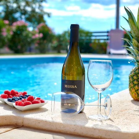Villa Bartona For 8 Persons With Private Swimmingpool Pula Exterior foto